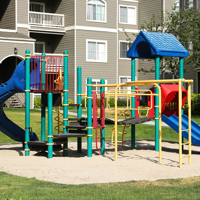 Canyon View Apartments - Apartment Playground for Children